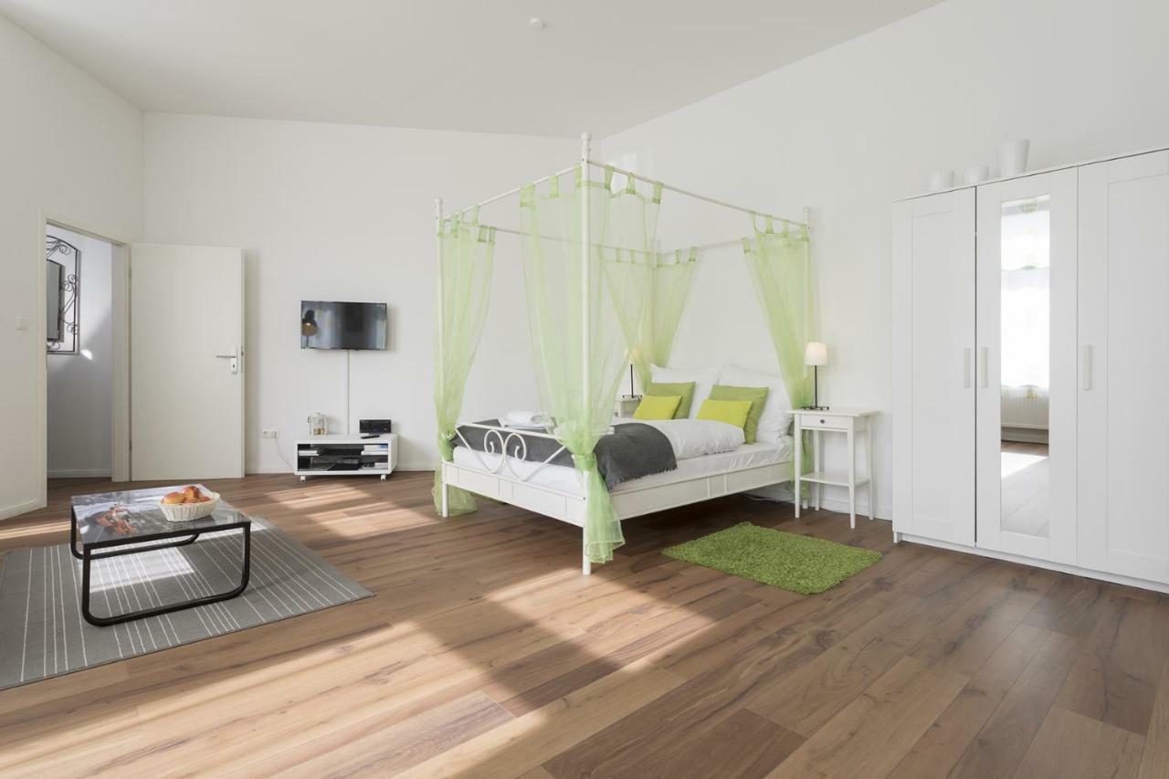 Studio Apartment Niemetzstr 51 Berlin Bagian luar foto