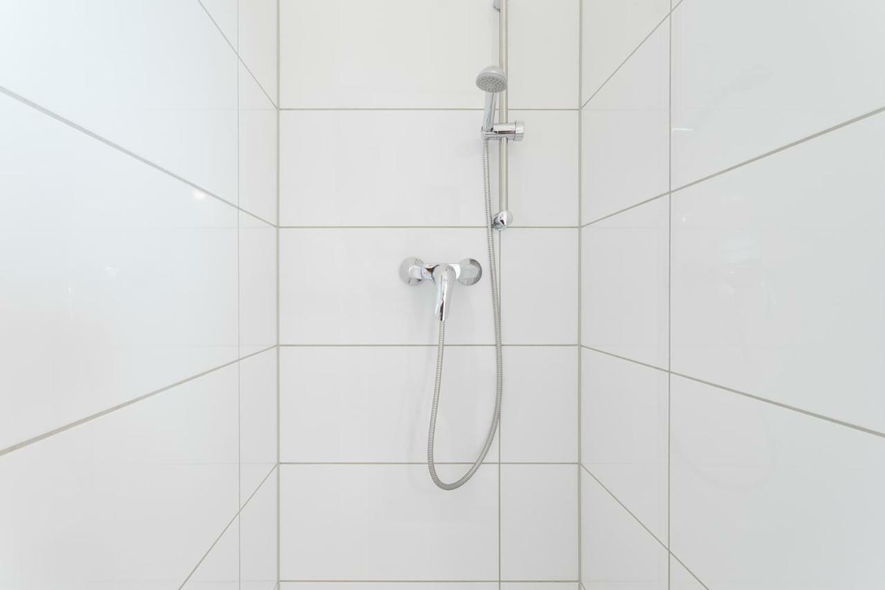 Studio Apartment Niemetzstr 51 Berlin Bagian luar foto