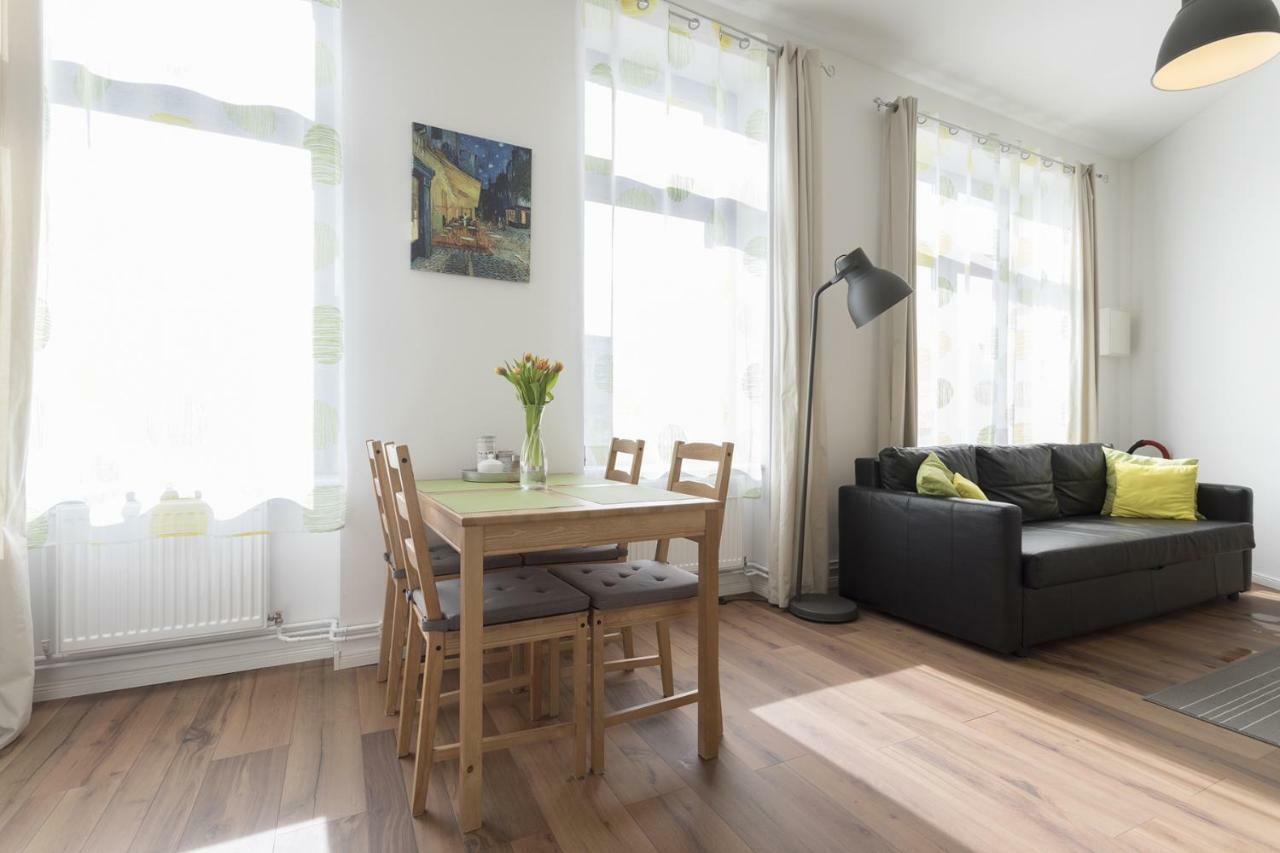Studio Apartment Niemetzstr 51 Berlin Bagian luar foto